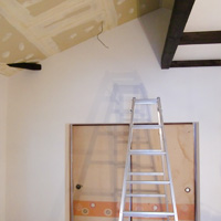 天井と床の改修（勾配天井・床補強工事）、ロフトの梁は補強梁です（ロフトの下にウォークインクローゼット新設）。